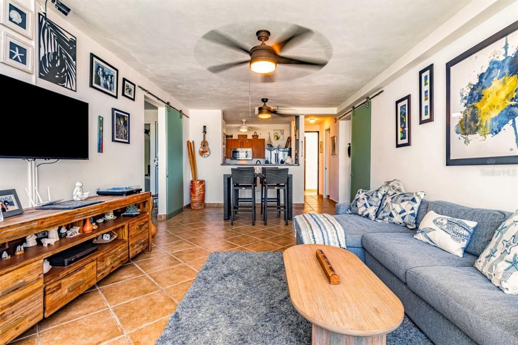 合同活跃: $480,000 (2 贝兹, 3 浴室, 1498 平方英尺)