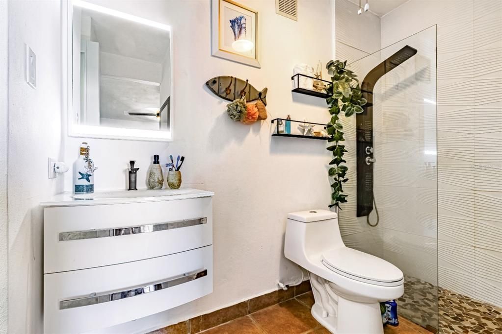 合同活跃: $480,000 (2 贝兹, 3 浴室, 1498 平方英尺)