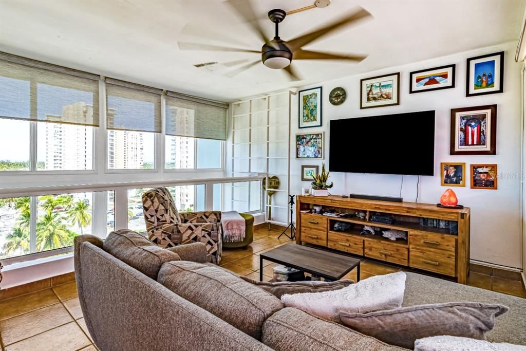 合同活跃: $480,000 (2 贝兹, 3 浴室, 1498 平方英尺)