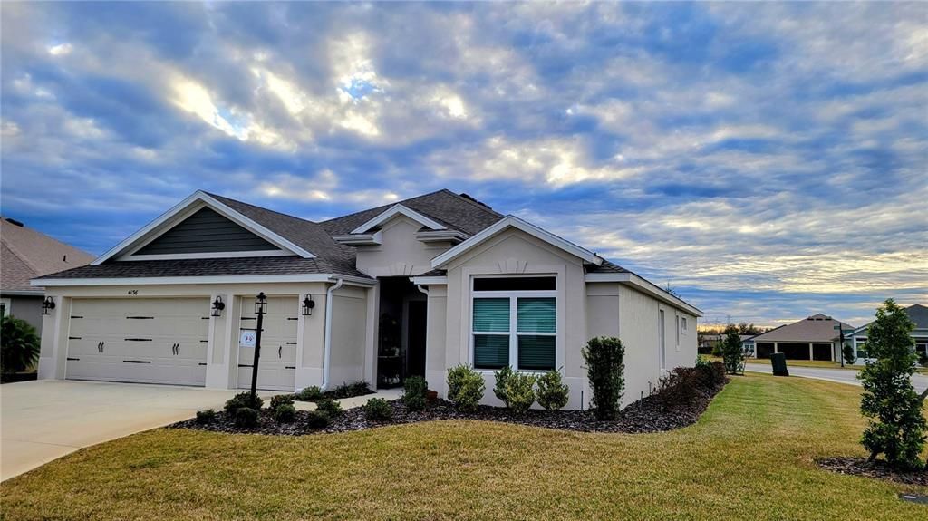 Recently Sold: $595,000 (3 beds, 3 baths, 1951 Square Feet)