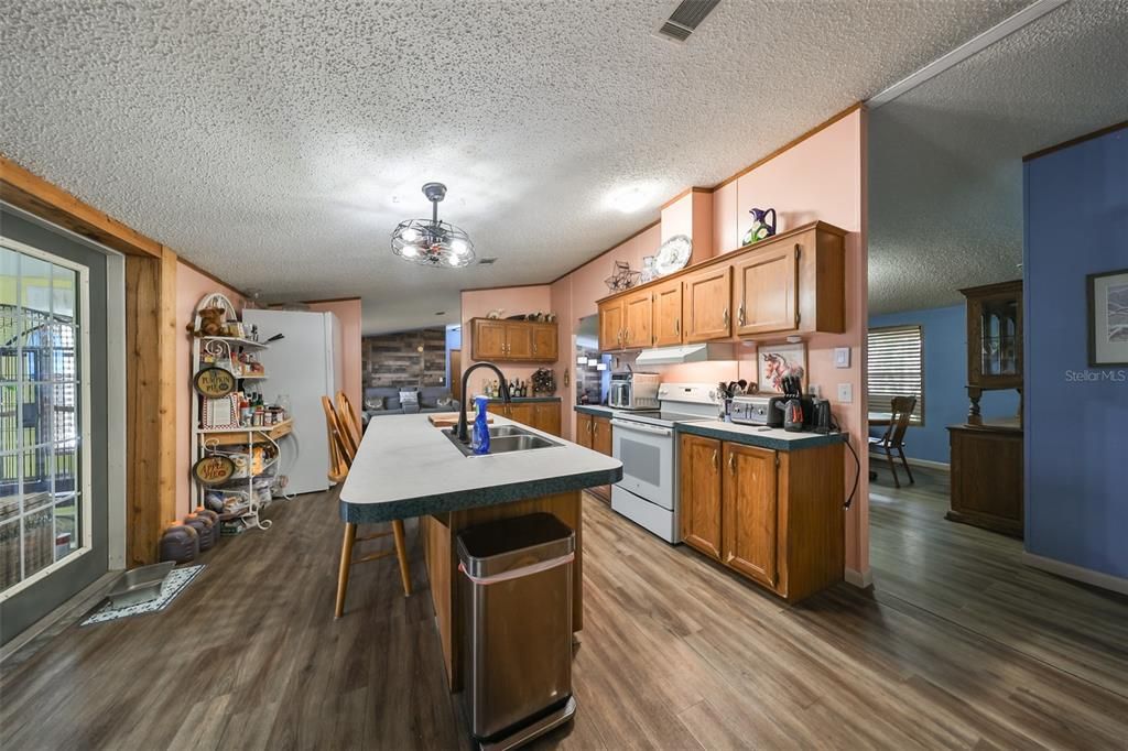 For Sale: $599,000 (3 beds, 2 baths, 1991 Square Feet)