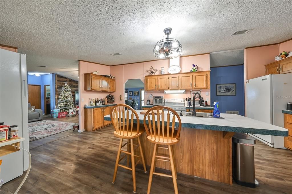 For Sale: $599,000 (3 beds, 2 baths, 1991 Square Feet)