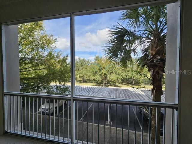 合同活跃: $245,000 (3 贝兹, 2 浴室, 1433 平方英尺)