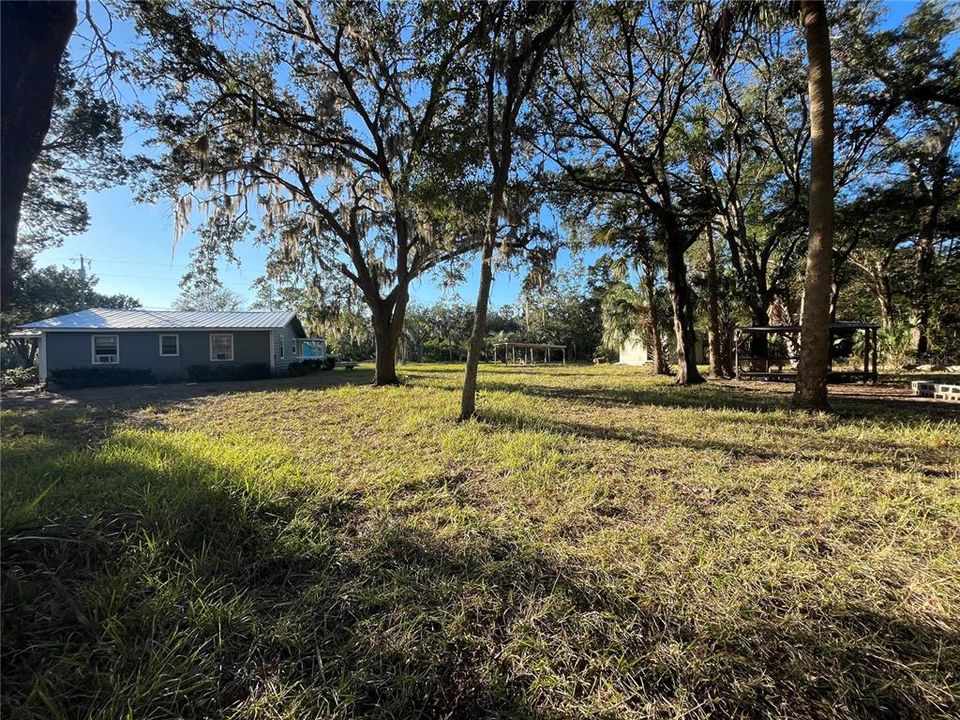 На продажу: $165,000 (2 спален, 1 ванн, 1200 Квадратных фут)