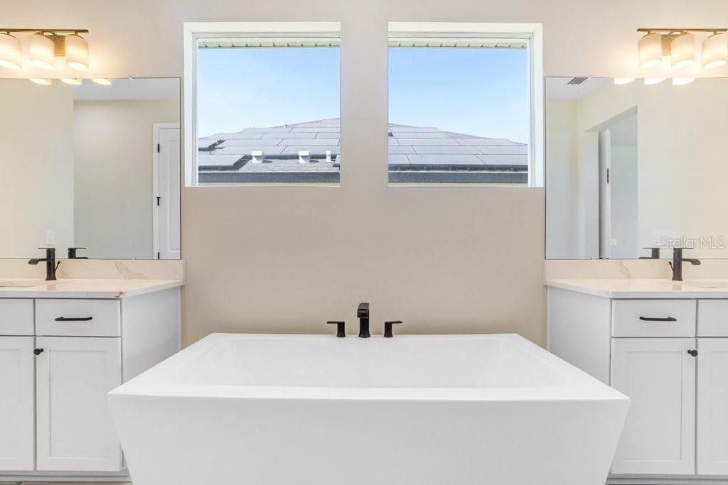 For Sale: $849,990 (3 beds, 2 baths, 3011 Square Feet)