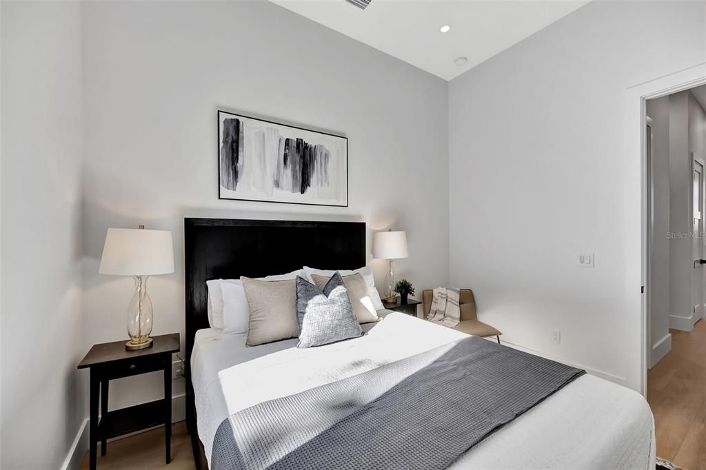 For Rent: $12,000 (4 beds, 3 baths, 2600 Square Feet)