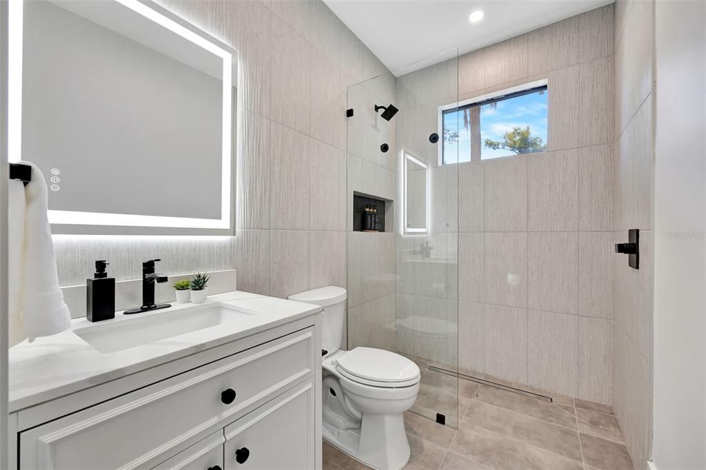 For Rent: $12,000 (4 beds, 3 baths, 2600 Square Feet)