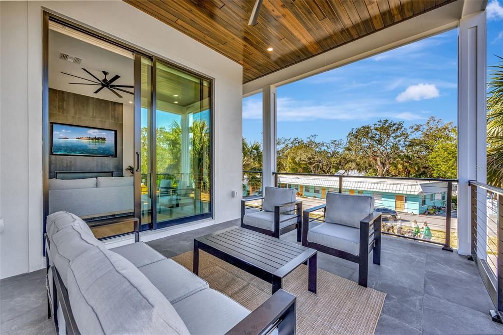 For Rent: $12,000 (4 beds, 3 baths, 2600 Square Feet)