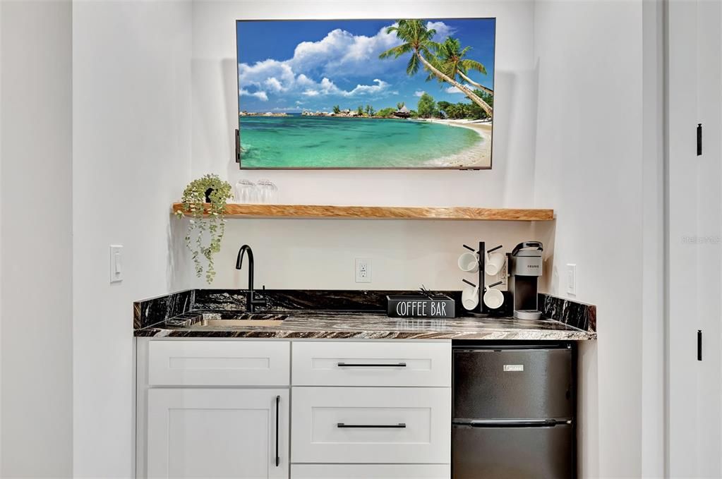 For Rent: $12,000 (4 beds, 3 baths, 2600 Square Feet)