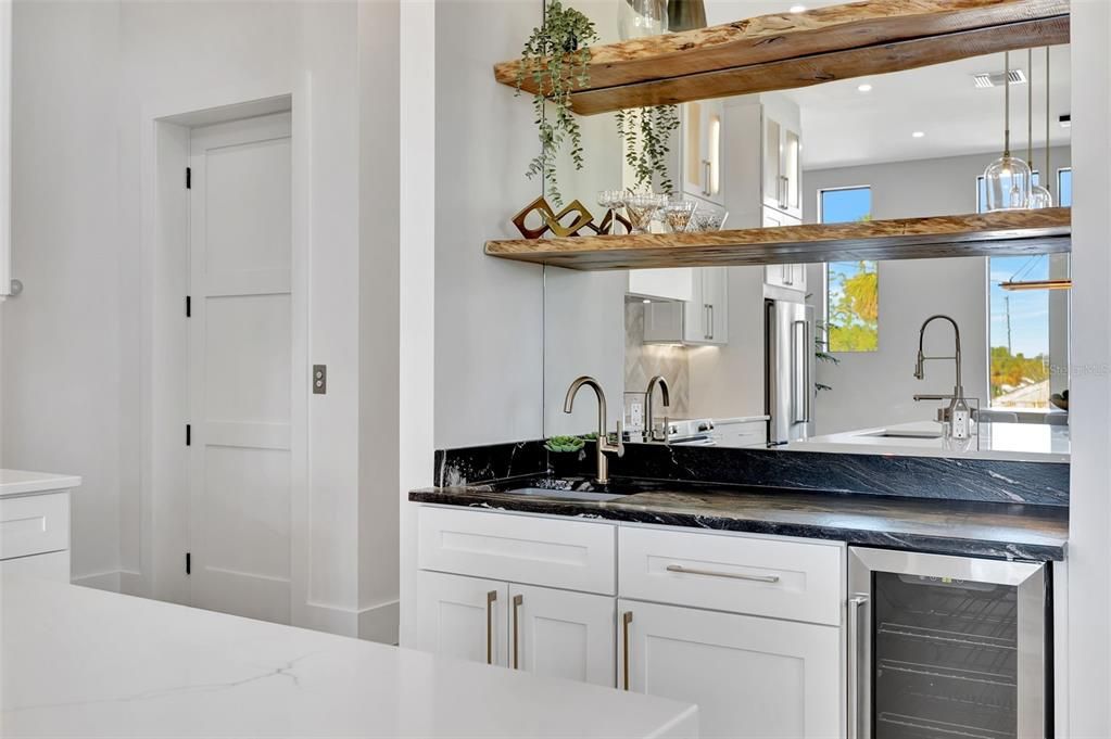 For Rent: $12,000 (4 beds, 3 baths, 2600 Square Feet)