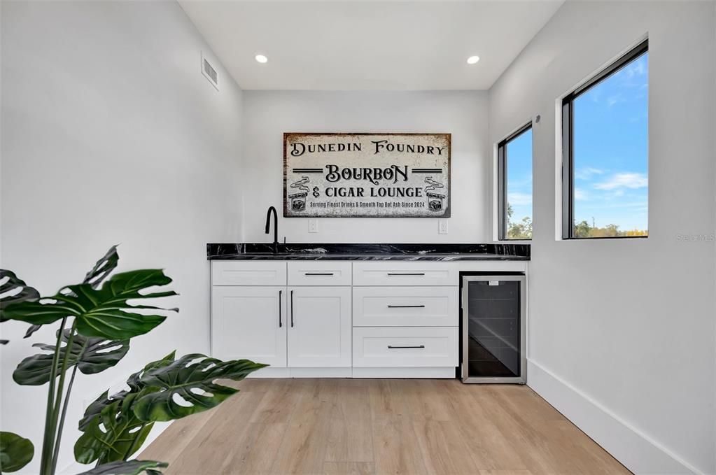 For Rent: $12,000 (4 beds, 3 baths, 2600 Square Feet)