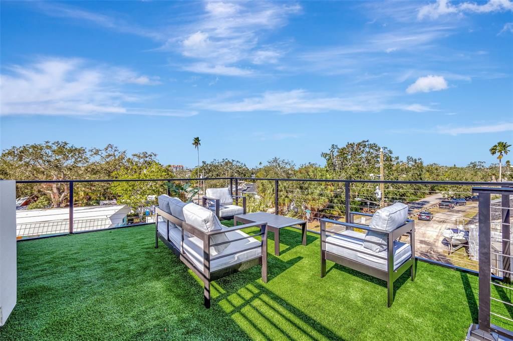 For Rent: $12,000 (4 beds, 3 baths, 2600 Square Feet)