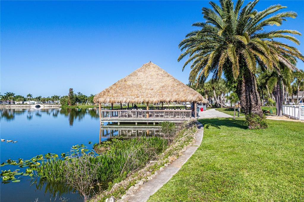 Active With Contract: $100,000 (2 beds, 2 baths, 864 Square Feet)