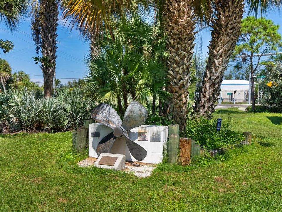 待售: $699,800 (0.33 acres)