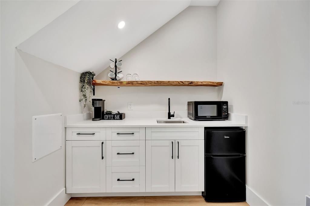 For Rent: $8,250 (3 beds, 2 baths, 1770 Square Feet)