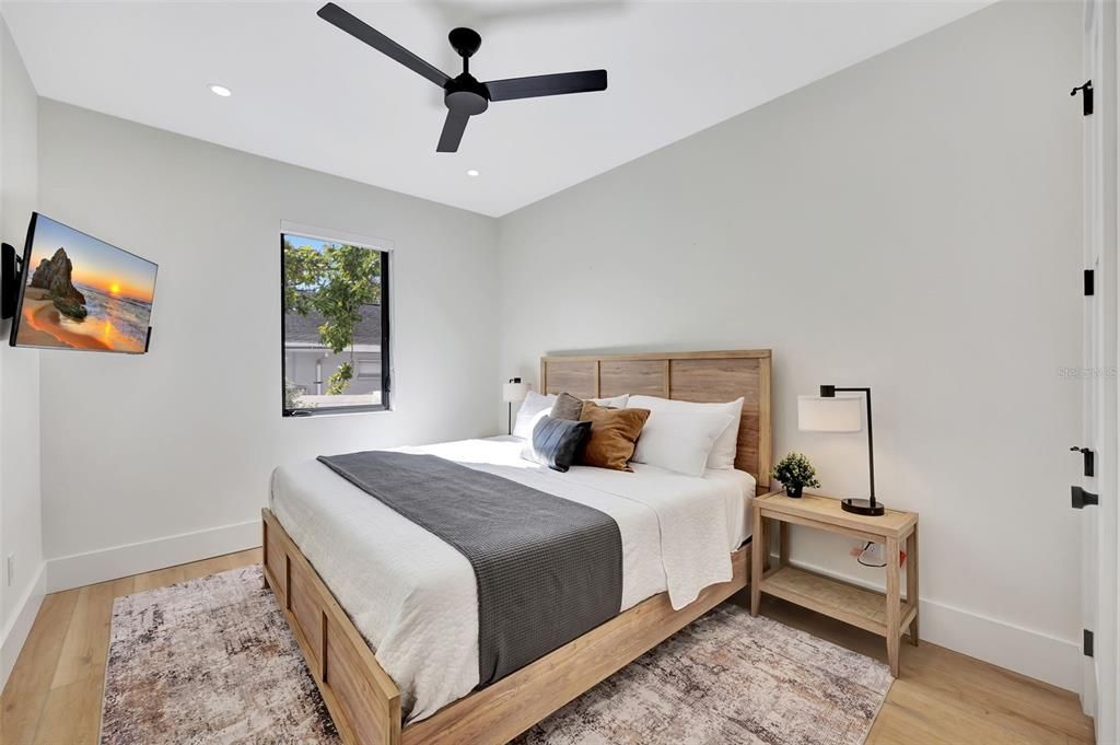 For Rent: $8,250 (3 beds, 2 baths, 1770 Square Feet)
