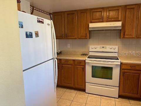For Sale: $139,786 (2 beds, 2 baths, 1001 Square Feet)