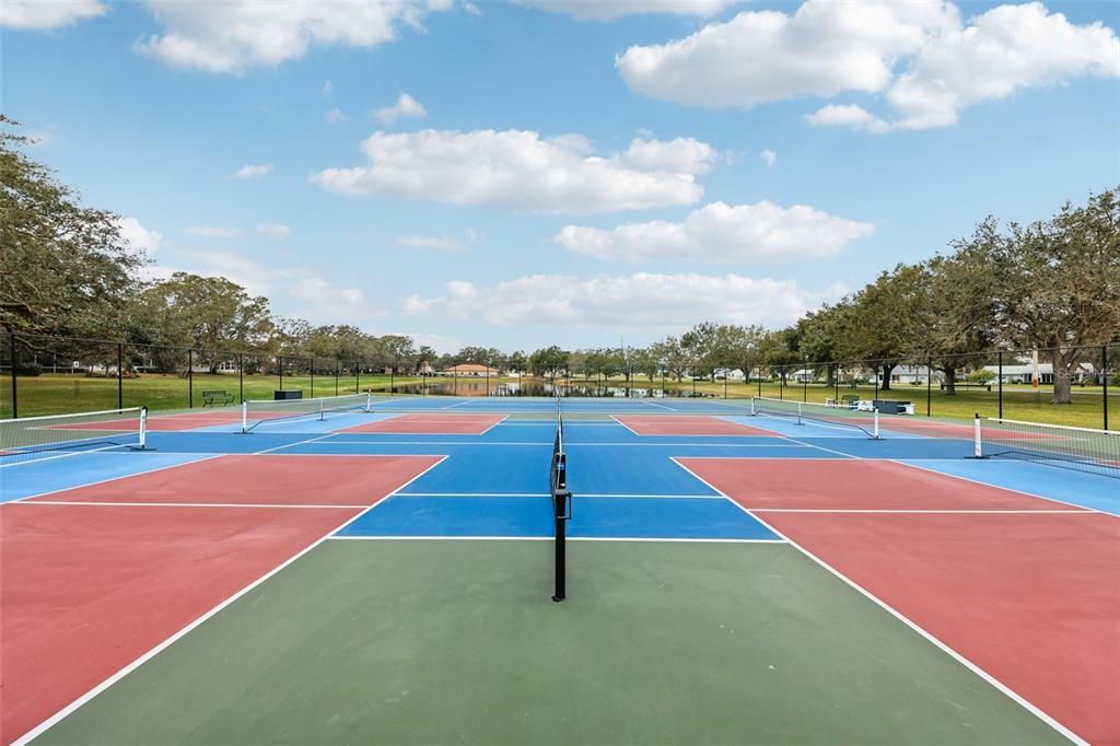 Activo con contrato: $196,900 (2 camas, 2 baños, 1310 Pies cuadrados)