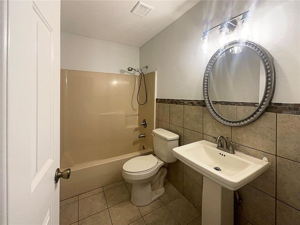 合同活跃: $290,000 (3 贝兹, 2 浴室, 1224 平方英尺)