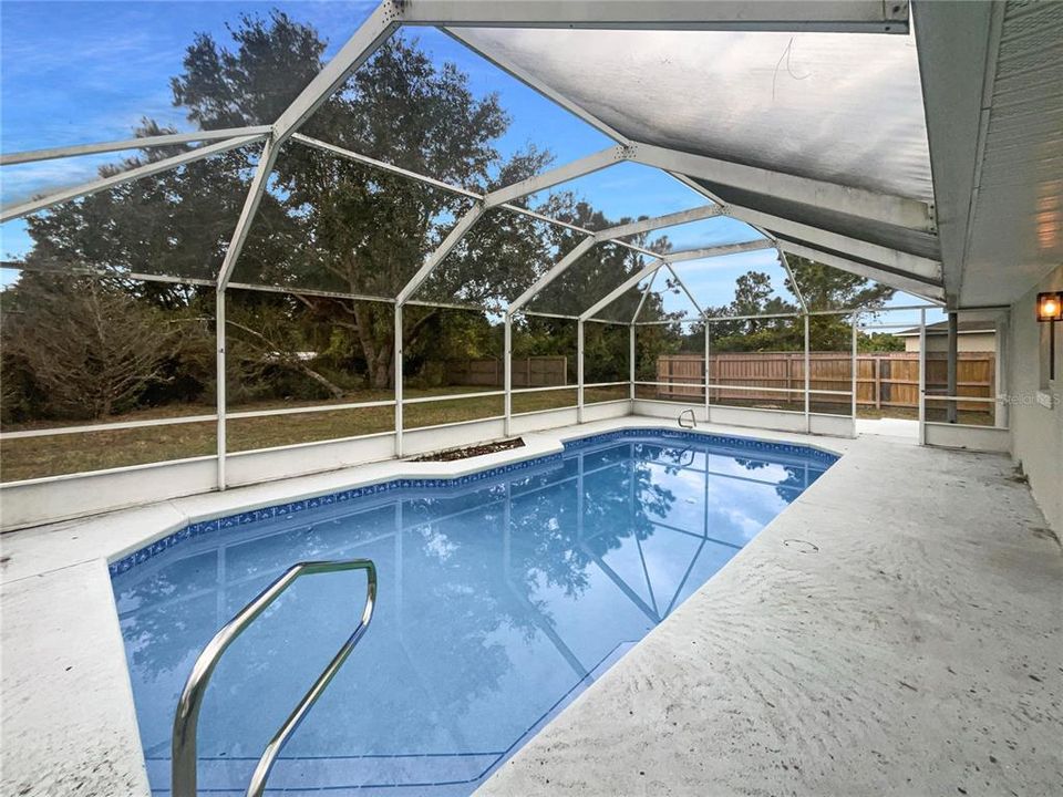 合同活跃: $290,000 (3 贝兹, 2 浴室, 1224 平方英尺)