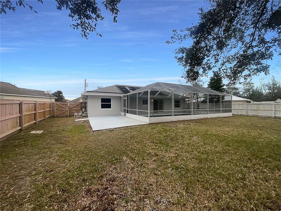 合同活跃: $290,000 (3 贝兹, 2 浴室, 1224 平方英尺)