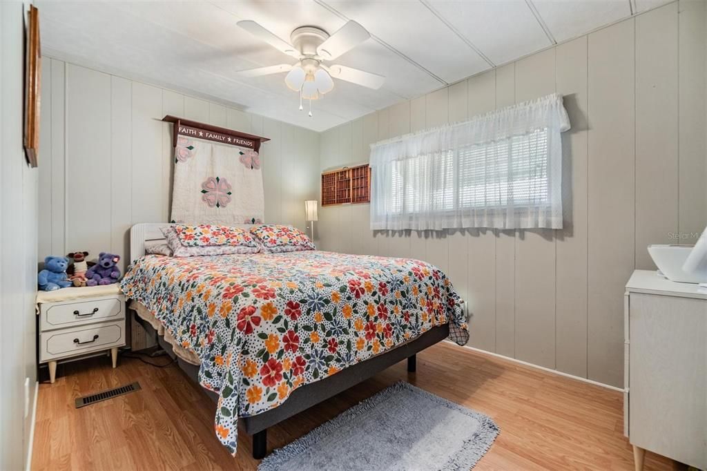 Active With Contract: $150,000 (2 beds, 2 baths, 1104 Square Feet)