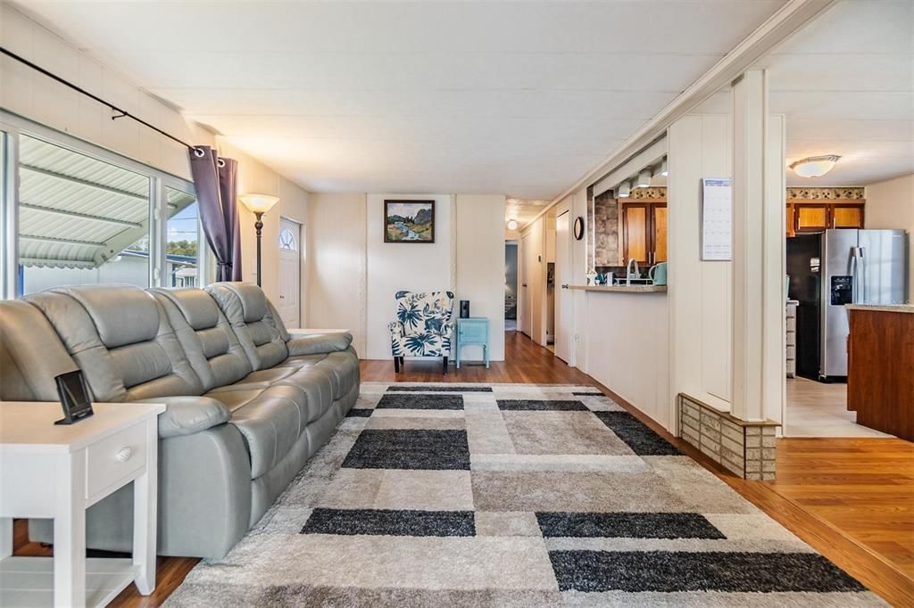 Active With Contract: $150,000 (2 beds, 2 baths, 1104 Square Feet)