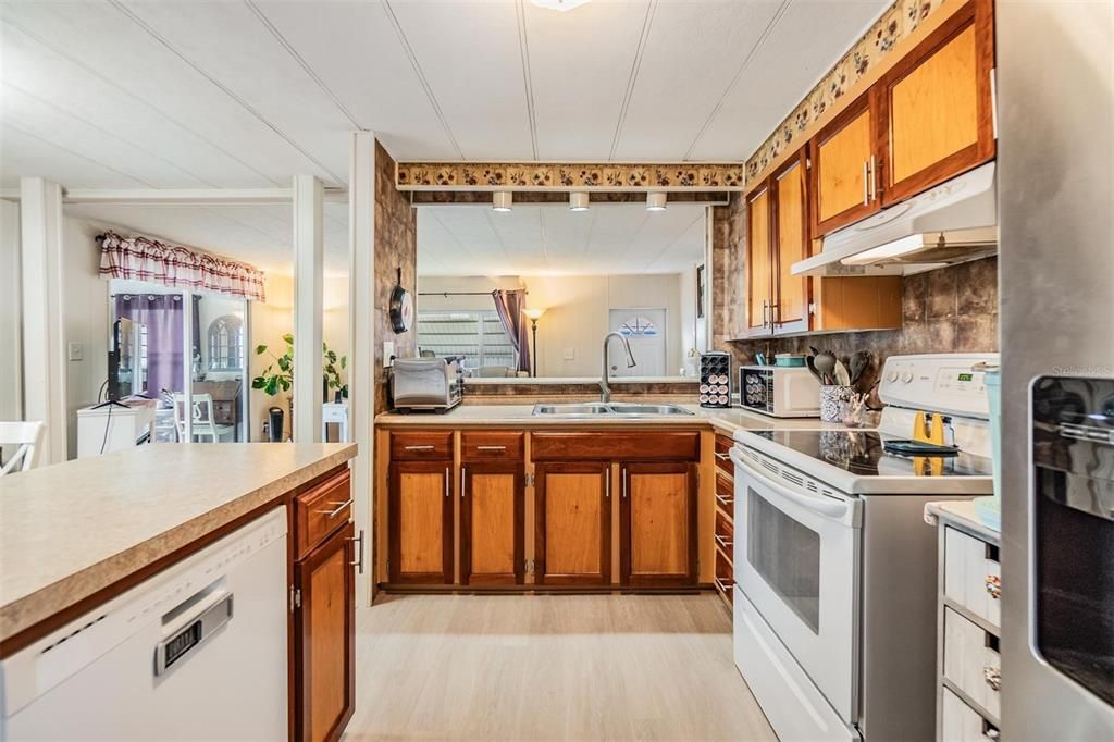 Active With Contract: $150,000 (2 beds, 2 baths, 1104 Square Feet)