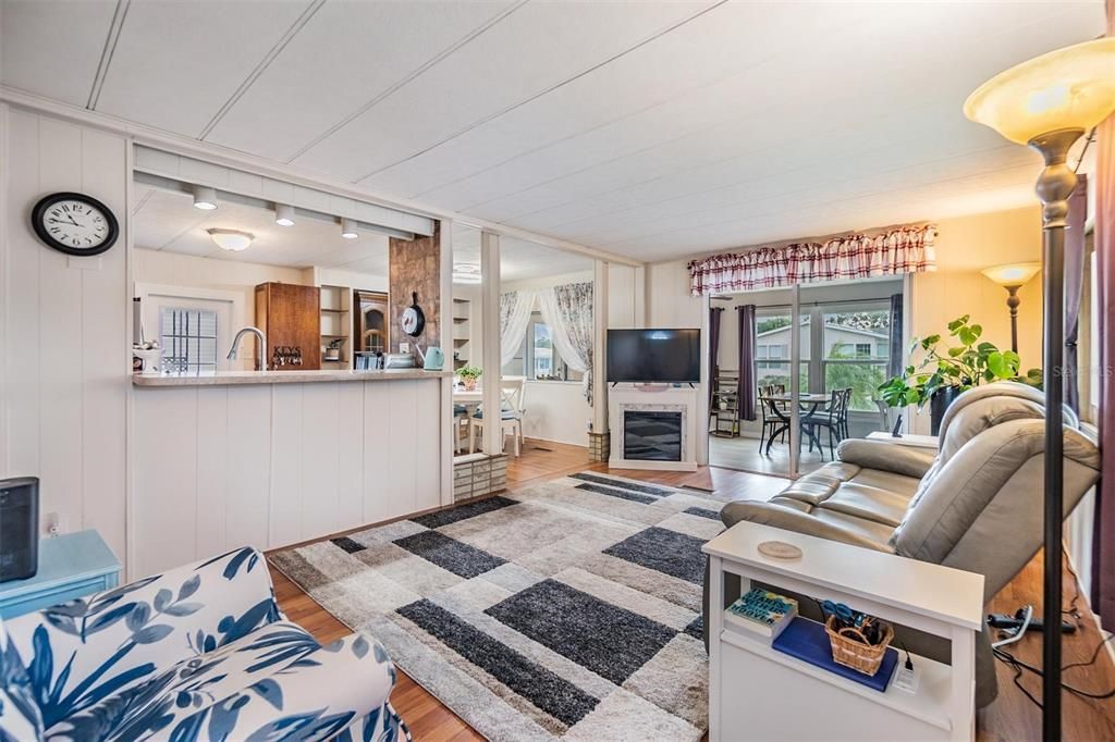 Active With Contract: $150,000 (2 beds, 2 baths, 1104 Square Feet)