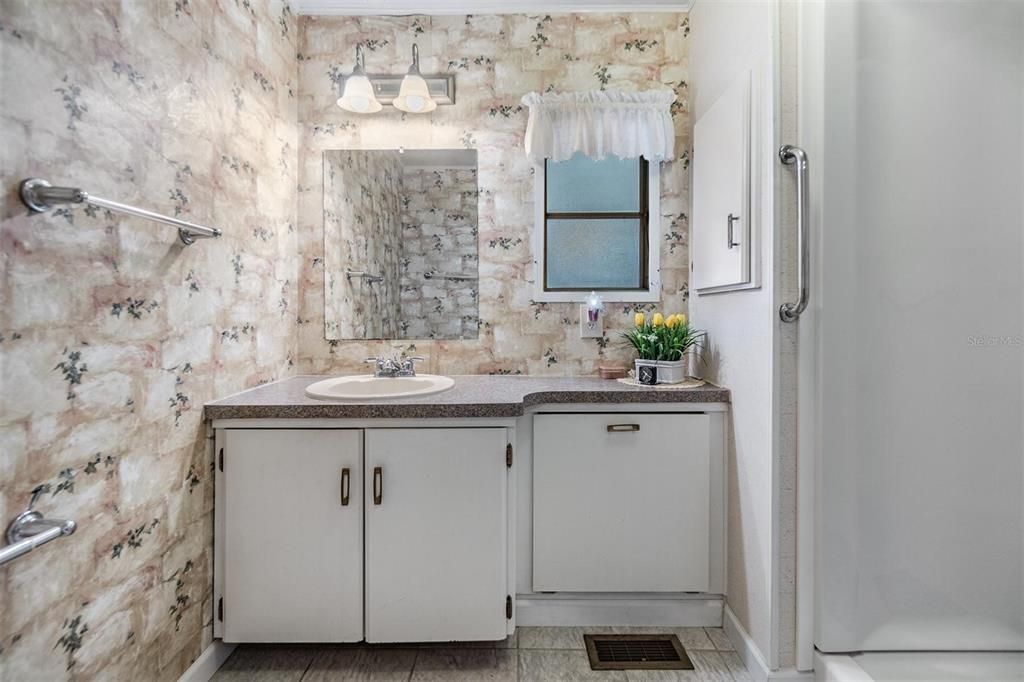 Active With Contract: $150,000 (2 beds, 2 baths, 1104 Square Feet)