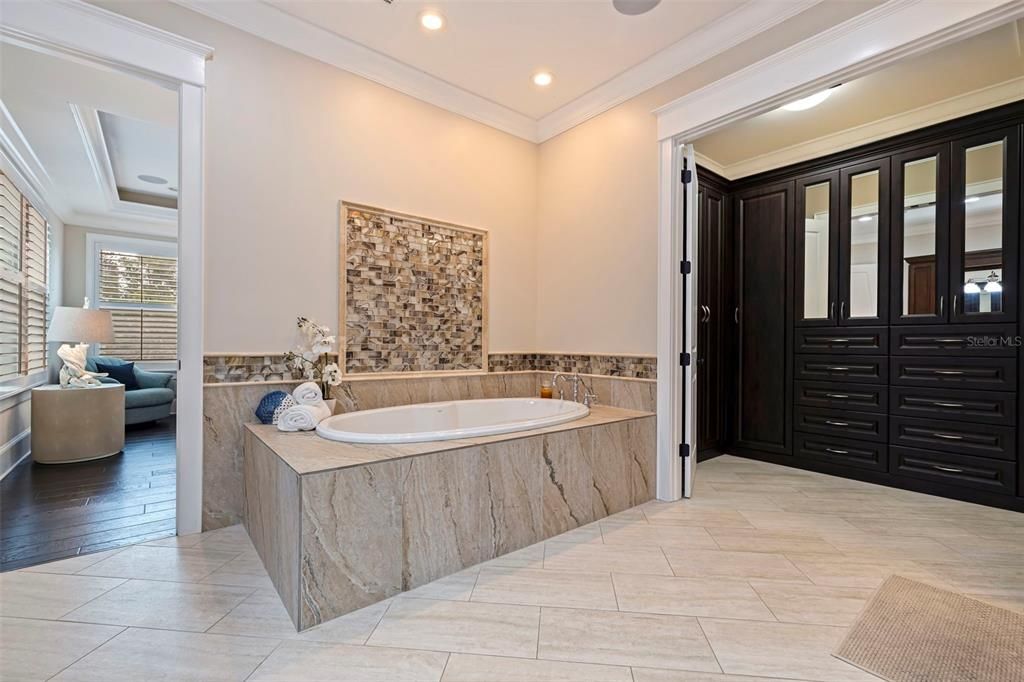 For Sale: $2,990,000 (4 beds, 5 baths, 4082 Square Feet)