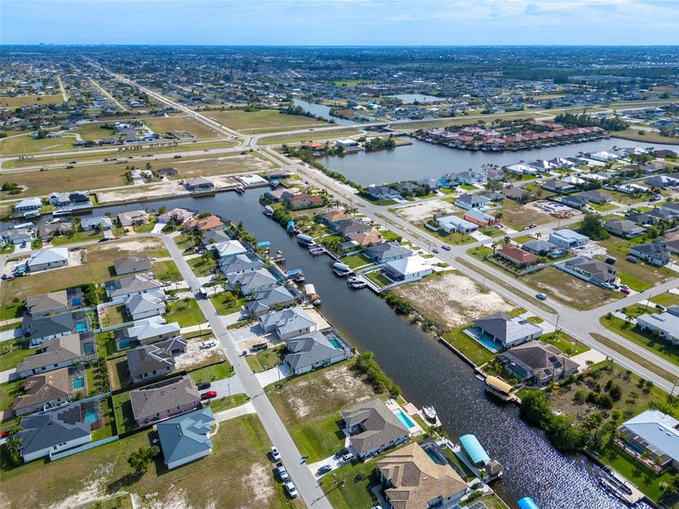 На продажу: $349,900 (0.23 acres)