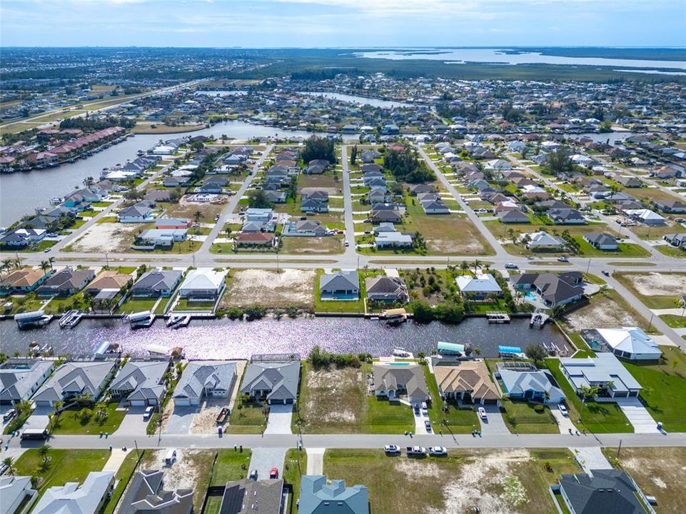 На продажу: $349,900 (0.23 acres)