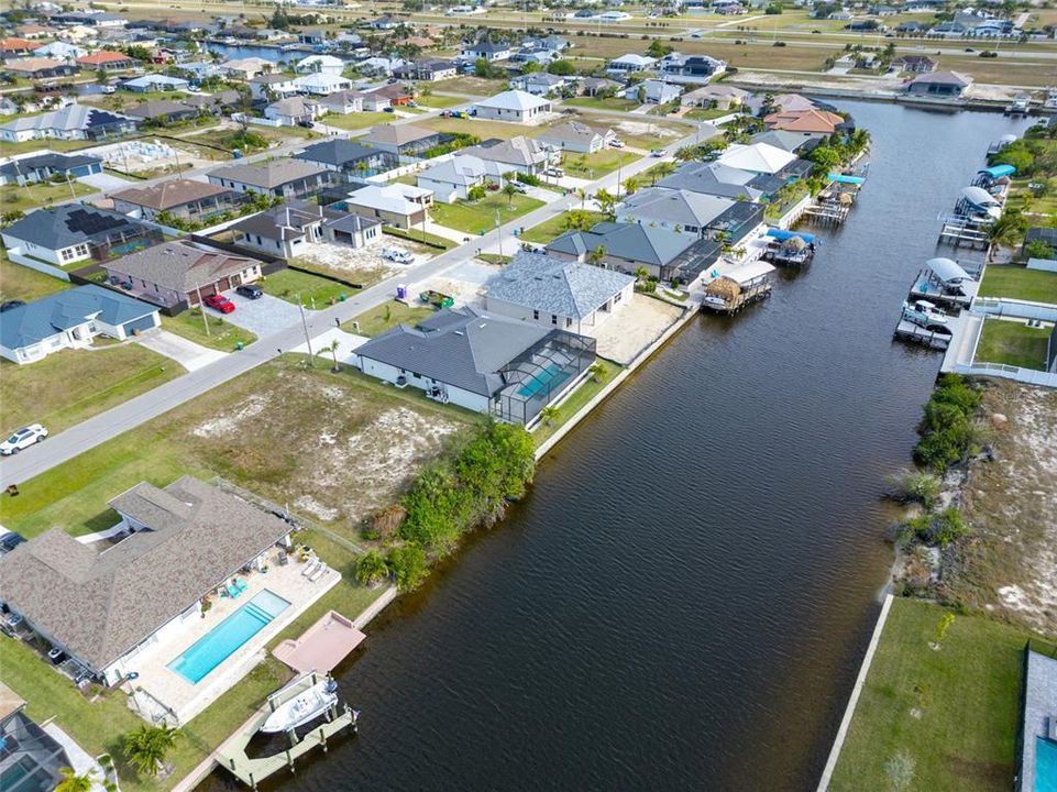 На продажу: $349,900 (0.23 acres)