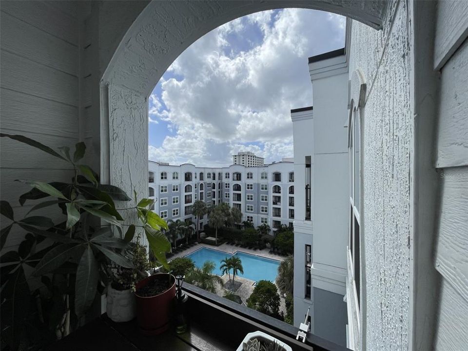 For Sale: $259,000 (2 beds, 2 baths, 1215 Square Feet)