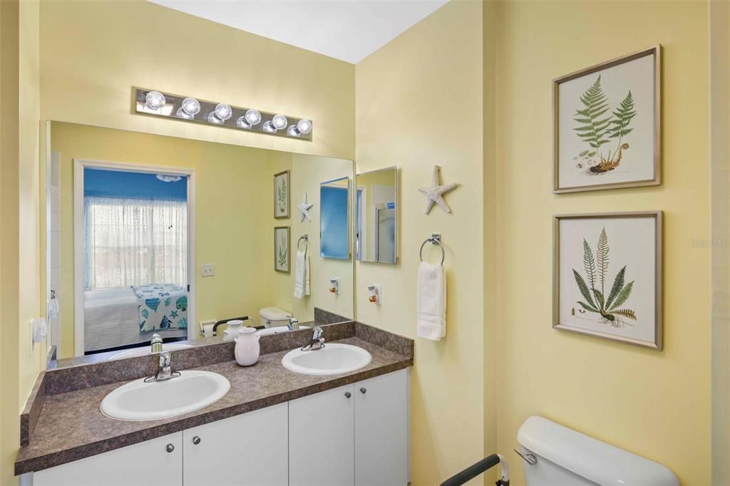 Active With Contract: $158,620 (3 beds, 2 baths, 1293 Square Feet)