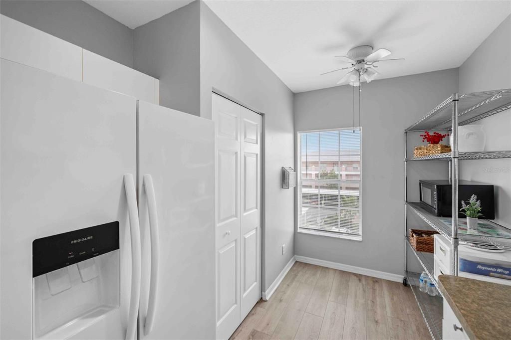 Active With Contract: $158,620 (3 beds, 2 baths, 1293 Square Feet)