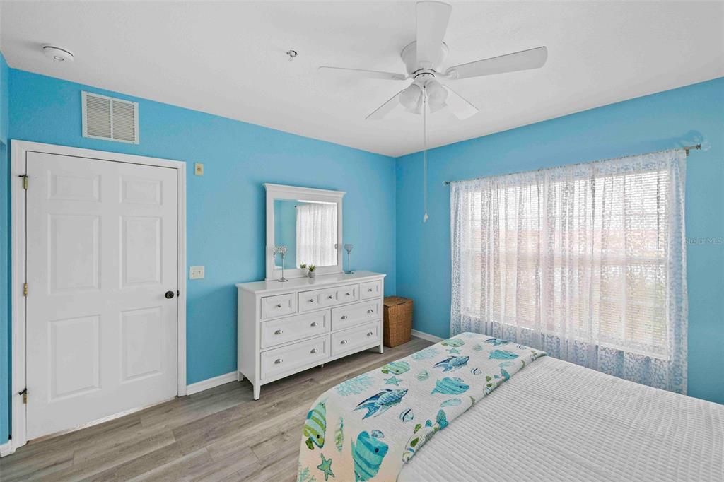 Active With Contract: $158,620 (3 beds, 2 baths, 1293 Square Feet)