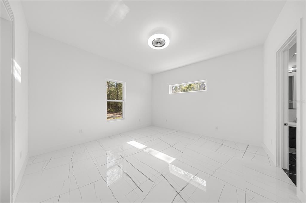 En Venta: $699,999 (4 camas, 2 baños, 2284 Pies cuadrados)