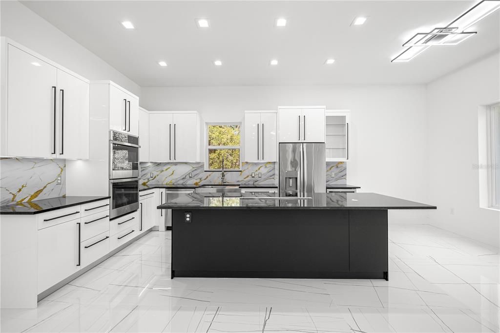 En Venta: $699,999 (4 camas, 2 baños, 2284 Pies cuadrados)