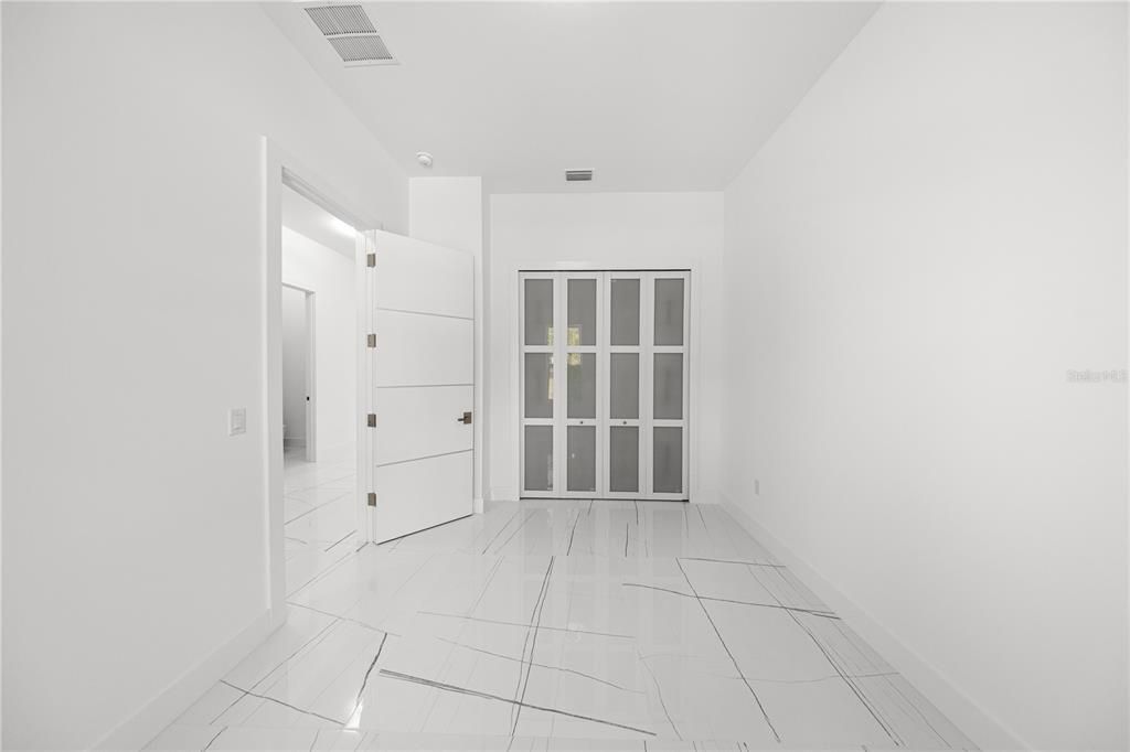 En Venta: $699,999 (4 camas, 2 baños, 2284 Pies cuadrados)