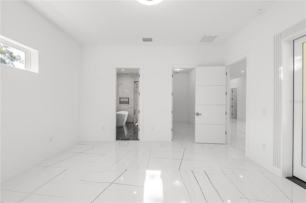 En Venta: $699,999 (4 camas, 2 baños, 2284 Pies cuadrados)
