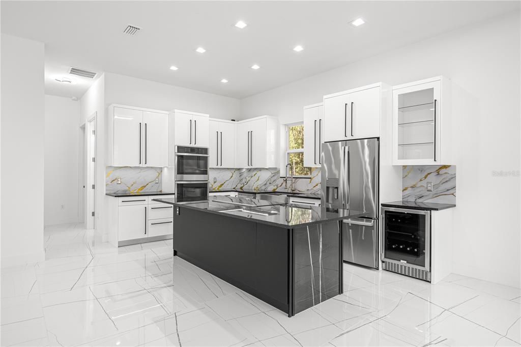 En Venta: $699,999 (4 camas, 2 baños, 2284 Pies cuadrados)