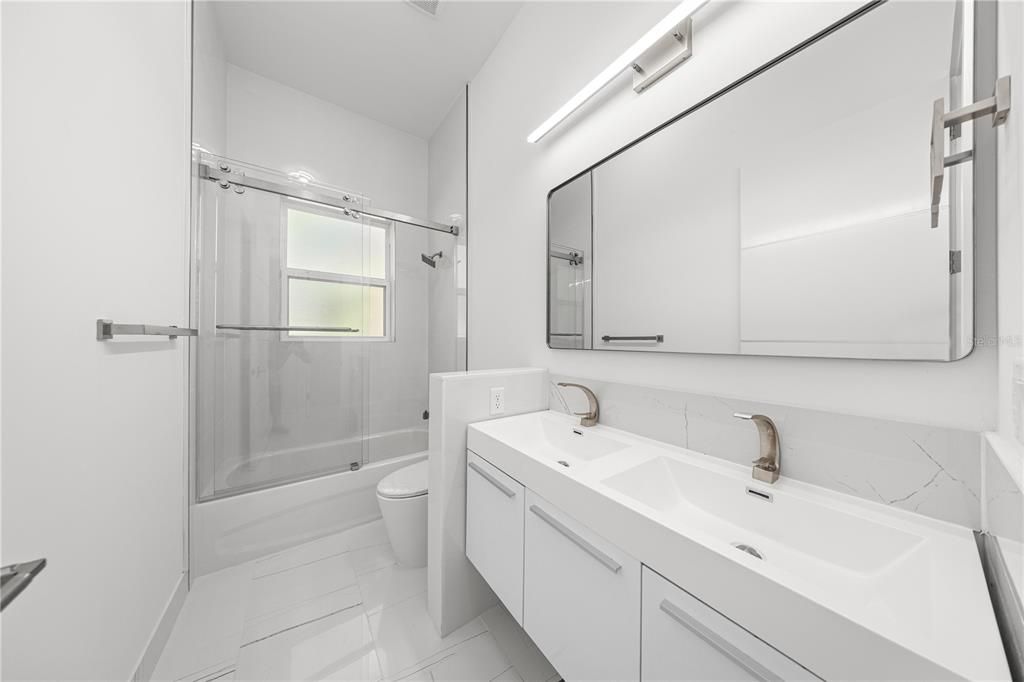 En Venta: $699,999 (4 camas, 2 baños, 2284 Pies cuadrados)