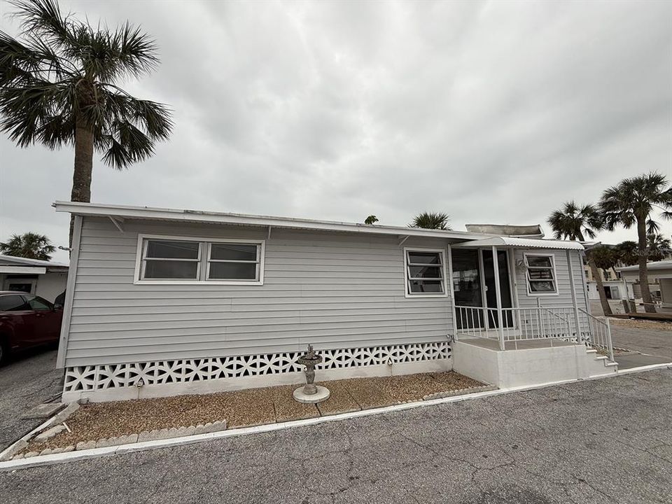 Recently Sold: $150,000 (1 beds, 2 baths, 760 Square Feet)