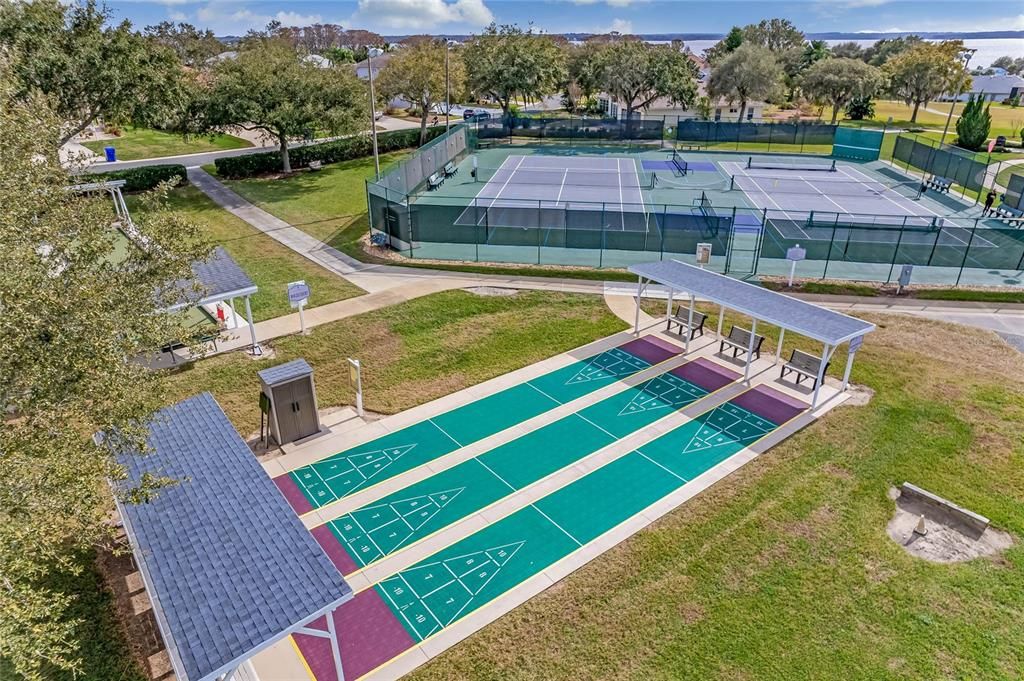 Под контрактом: $349,800 (3 спален, 2 ванн, 1901 Квадратных фут)