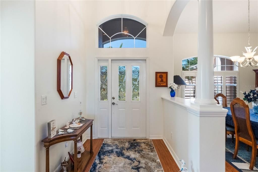 Под контрактом: $349,800 (3 спален, 2 ванн, 1901 Квадратных фут)