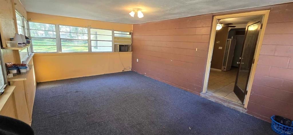 Activo con contrato: $129,900 (3 camas, 1 baños, 1102 Pies cuadrados)