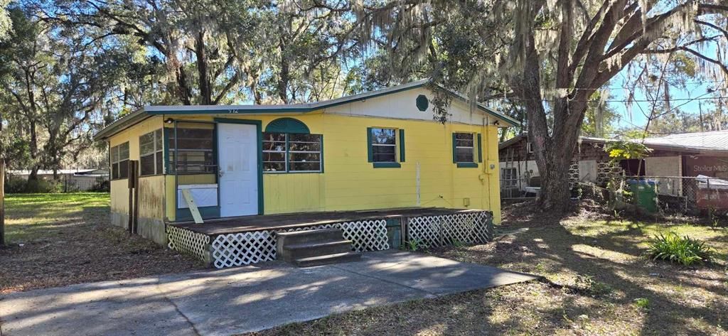 Activo con contrato: $129,900 (3 camas, 1 baños, 1102 Pies cuadrados)