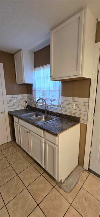 Activo con contrato: $129,900 (3 camas, 1 baños, 1102 Pies cuadrados)